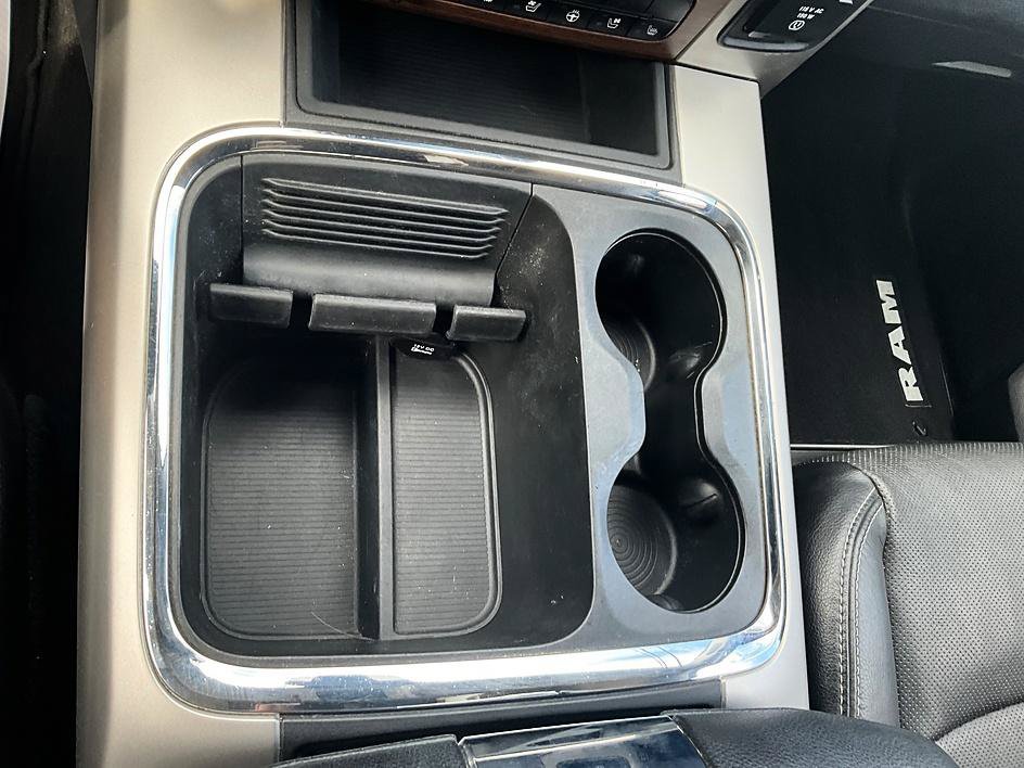 Used 2016 RAM 1500 Laramie w/ Convenience Group AWD/4WD image 28