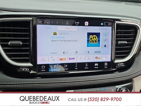Used 2023 Chrysler Pacifica Limited FWD image 12