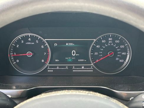 Used 2023 Kia Sorento LX image 9