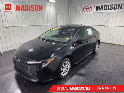 Used 2024 Toyota Corolla LE image 1