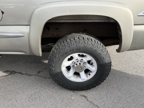 Used 2001 GMC Sierra 2500 SLE w/ Off-Road Skid Plate Pkg image 48