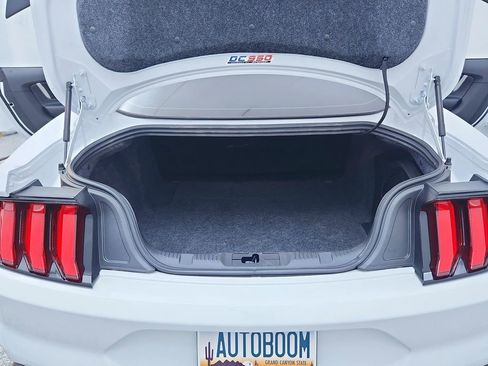 Used 2020 Ford Mustang Shelby GT500 w/ Technology Package image 13