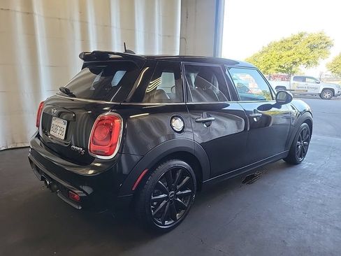 Used 2018 MINI Cooper S FWD image 3
