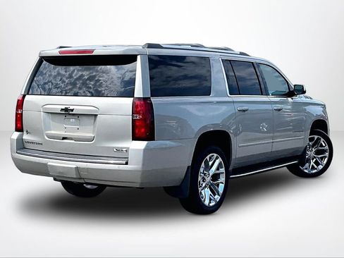 Used 2017 Chevrolet Suburban Premier AWD/4WD image 3