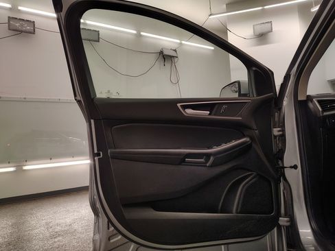 Used 2021 Ford Edge SEL image 17