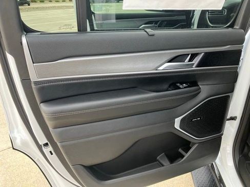 New 2026 Jeep Grand Wagoneer Limited AWD/4WD image 22
