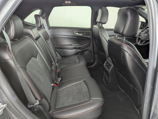 Used 2021 Ford Edge ST-Line AWD/4WD image 19