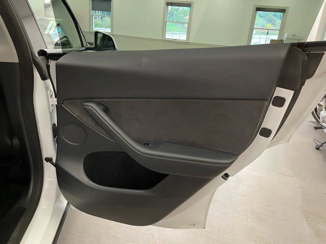 Used 2023 Tesla Model Y AWD image 30