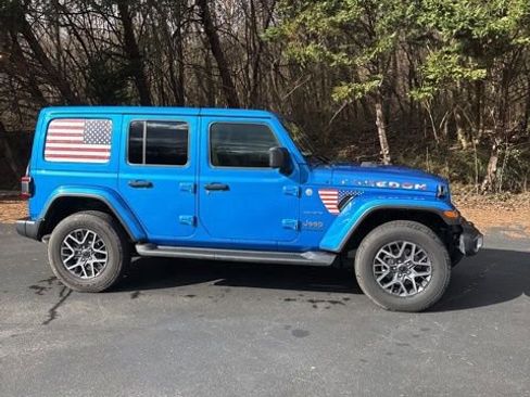 Used 2024 Jeep Wrangler Sahara w/ Safety Group image 8