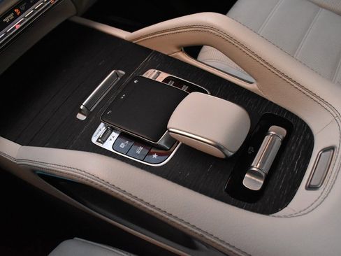 Used 2020 Mercedes-Benz GLS 450 4MATIC image 37