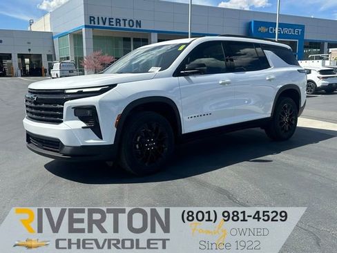 New 2026 Chevrolet Traverse LT w/ Midnight/Sport Edition AWD/4WD image 1