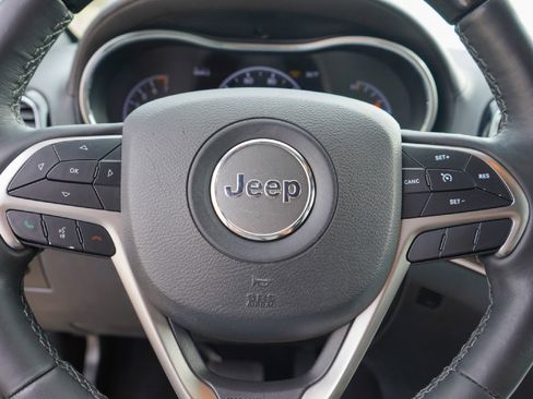 Used 2019 Jeep Grand Cherokee Overland image 11