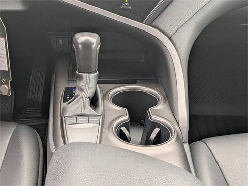 Used 2023 Toyota Camry SE image 18