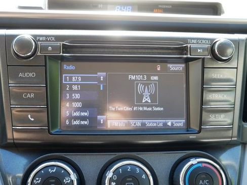 Used 2015 Toyota RAV4 LE AWD/4WD image 18