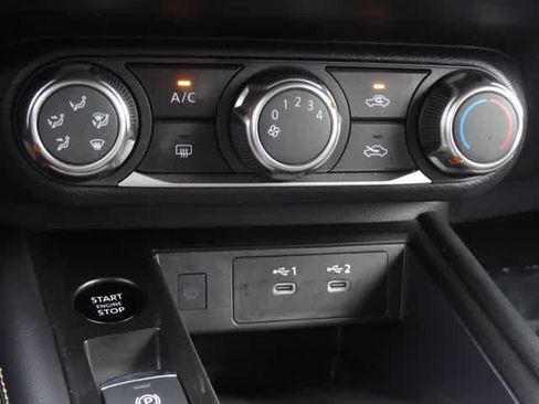 Used 2025 Nissan Kicks SV AWD/4WD image 23