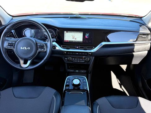 Used 2022 Kia Niro EX image 29