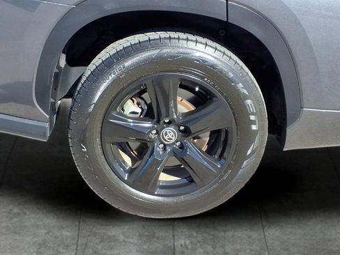 Used 2023 Toyota Highlander LE FWD image 26