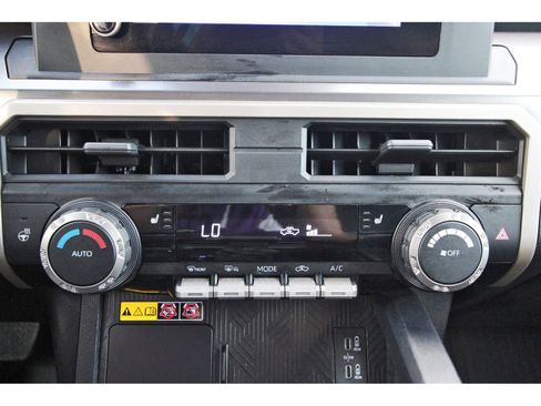 Used 2024 Toyota Tacoma TRD Off-Road image 27