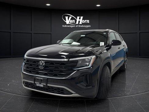 Used 2024 Volkswagen Atlas Cross Sport SE AWD/4WD image 3