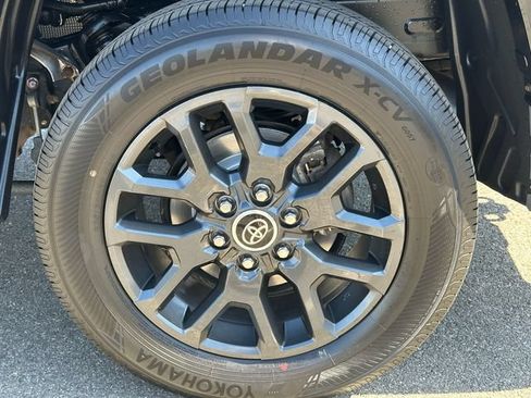 Certified 2022 Toyota Tundra Platinum AWD/4WD image 43