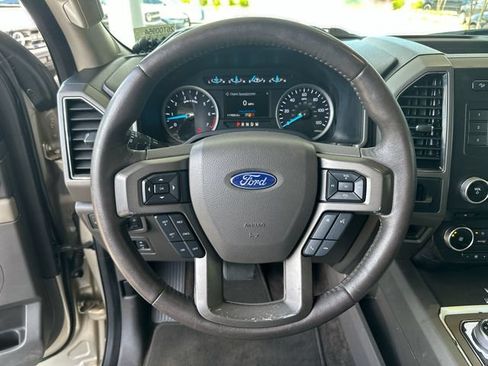 Used 2018 Ford Expedition Max XLT w/ Equipment Group 201A AWD/4WD image 15