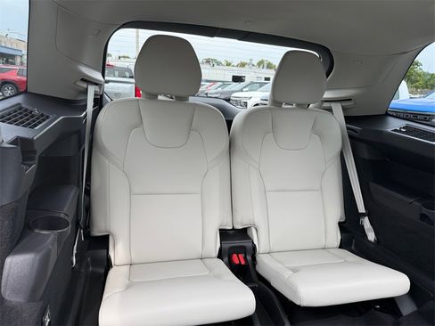 Used 2025 Volvo XC90 T8 Plus w/ Protection Package Premier image 20