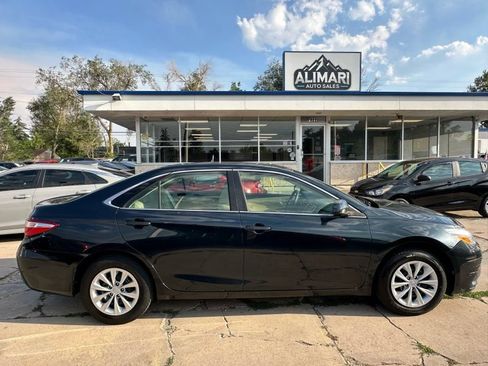 Used 2017 Toyota Camry LE FWD image 8