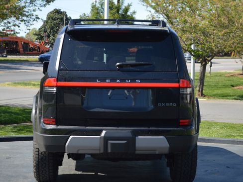 Used 2025 Lexus GX 550 image 10