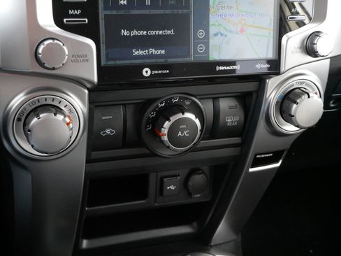 Certified 2024 Toyota 4Runner SR5 Premium image 23