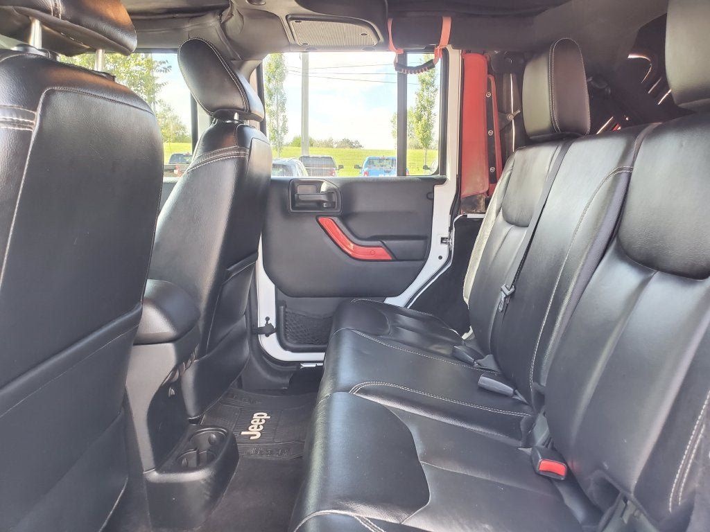Used 2018 Jeep Wrangler Unlimited Sahara AWD/4WD image 21