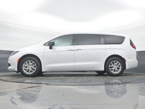 New 2026 Chrysler Voyager LX image 47