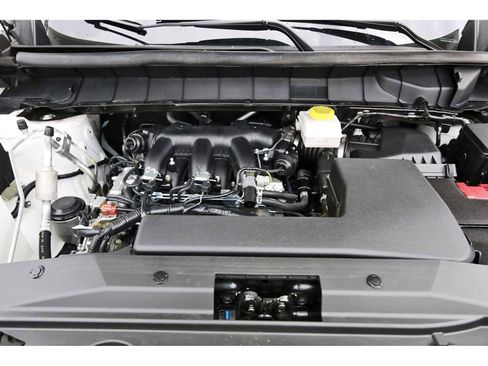 Used 2025 Nissan Pathfinder SV image 29