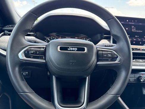 Used 2024 Jeep Compass Latitude AWD/4WD image 17