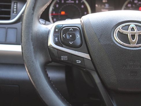 Used 2015 Toyota Camry SE FWD image 34