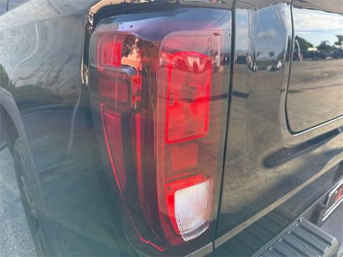 Used 2024 GMC Sierra 1500 Elevation image 29
