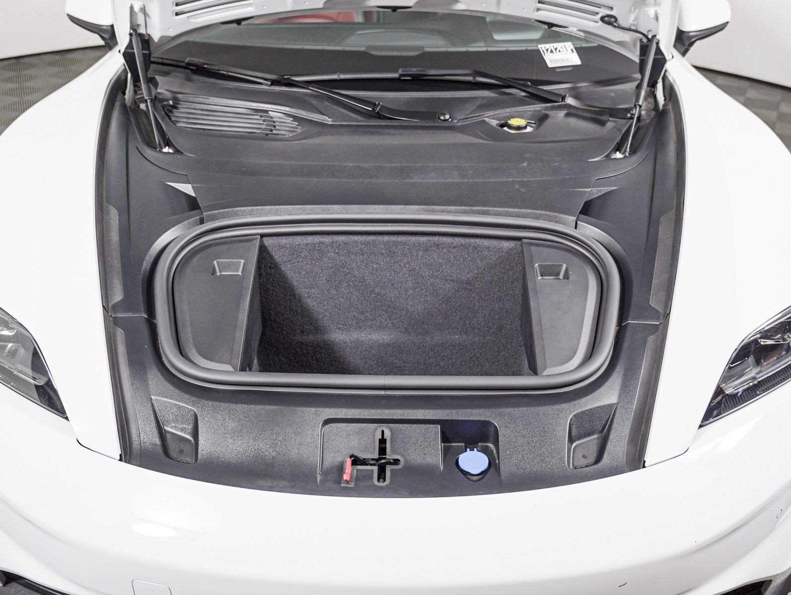 Certified 2025 Porsche Taycan w/ Premium Package RWD image 12