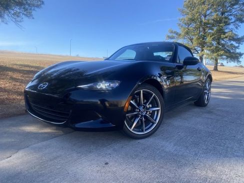 Used 2022 MAZDA MX-5 Miata Grand Touring image 2