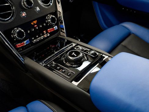 Used 2022 Rolls-Royce Cullinan image 18