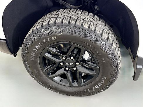 Used 2025 Chevrolet Silverado 1500 Custom Trail Boss image 30