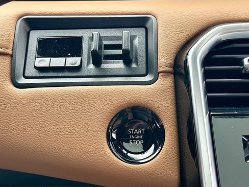 New 2025 Nissan Armada Platinum Reserve image 9