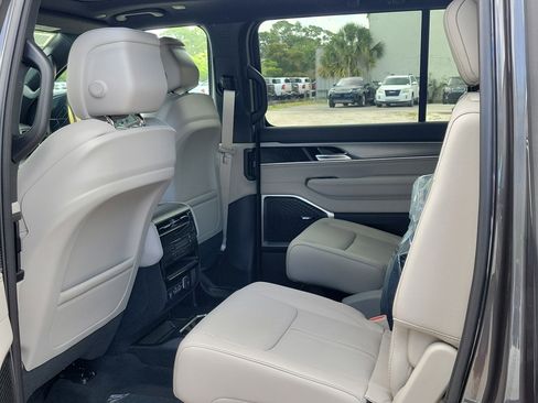 New 2026 Jeep Grand Wagoneer 4WD image 12