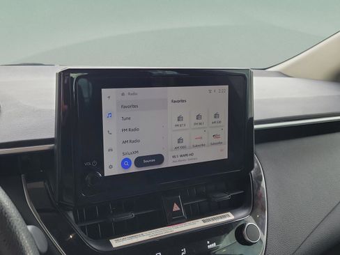 Used 2024 Toyota Corolla LE image 11