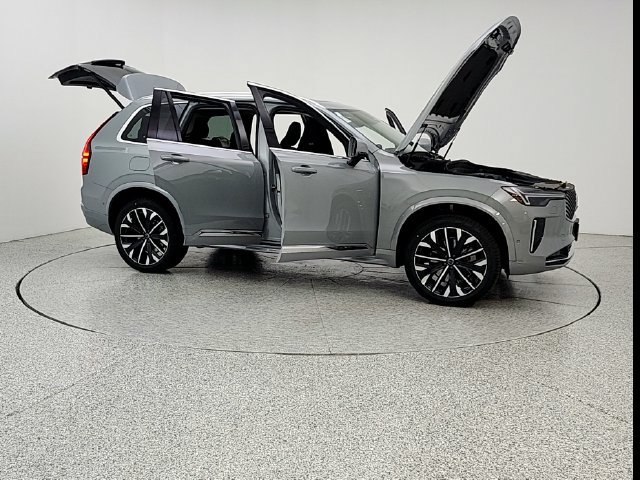 New 2027 Volvo XC90 B5 Plus AWD/4WD image 10