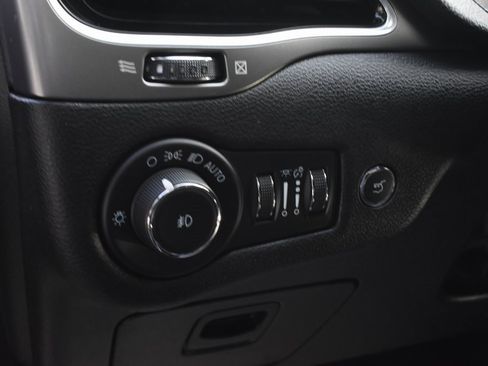 Used 2022 Jeep Cherokee Limited image 19