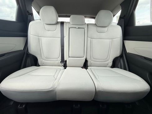 Used 2025 Hyundai Tucson SE FWD image 29