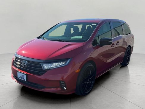 Used 2023 Honda Odyssey Sport image 3