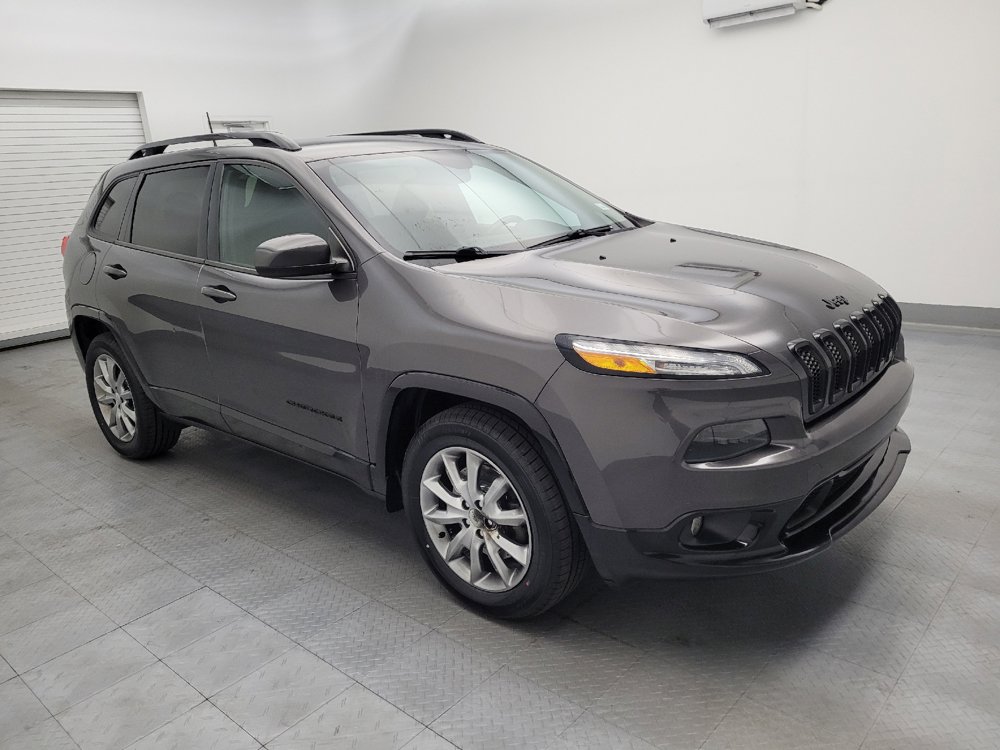 Used 2018 Jeep Cherokee Latitude AWD/4WD image 11