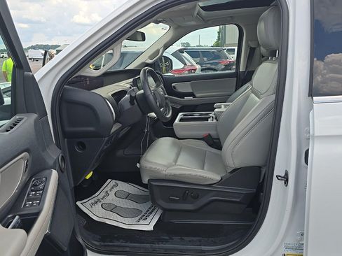 Used 2025 Ford Expedition Max Active RWD image 5