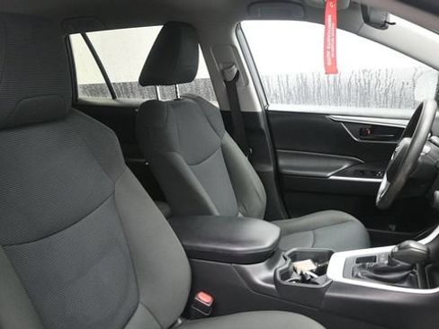 Used 2021 Toyota RAV4 LE w/ Carpet Mat Package (TMS) AWD/4WD image 9
