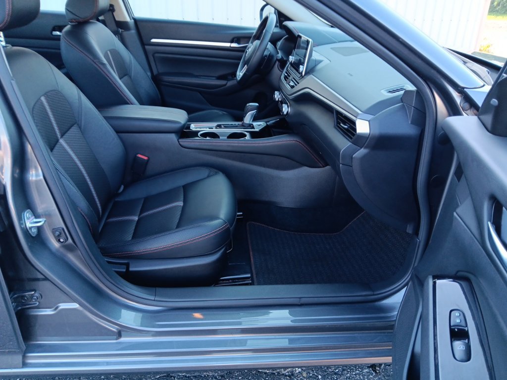 Used 2025 Nissan Altima 2.5 SR AWD/4WD image 34